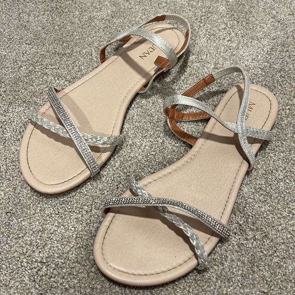 MUDAN Sparkly Silver Braided & Rhinestone Slingback Sandals - Size 9 - Picture 9 of 11